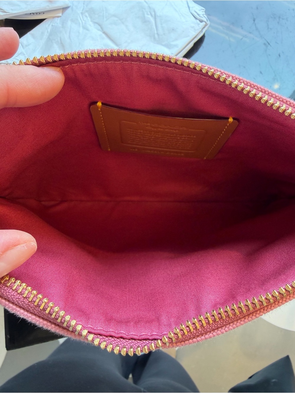 Coach Coffee Shop Lil Miss Jo Pink Pouch NWT - Picture 3 of 3